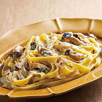 きのこのクリームパスタ
